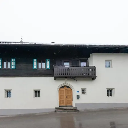 Dom wakacyjny Traditional With Sauna In