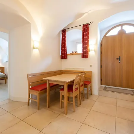 Traditional With Sauna In Dom wakacyjny